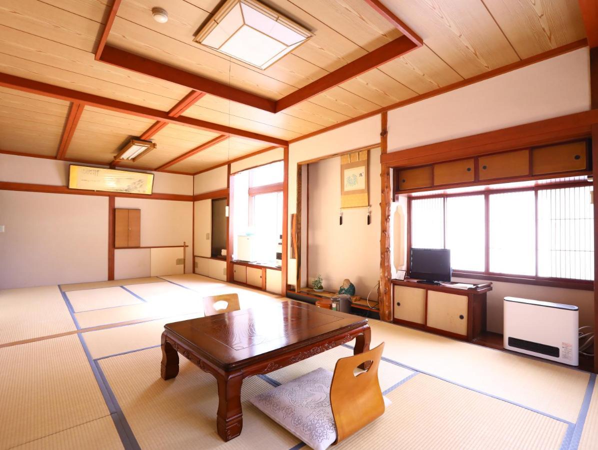 Ikariya Ryokan Yamanouchi  Exterior photo