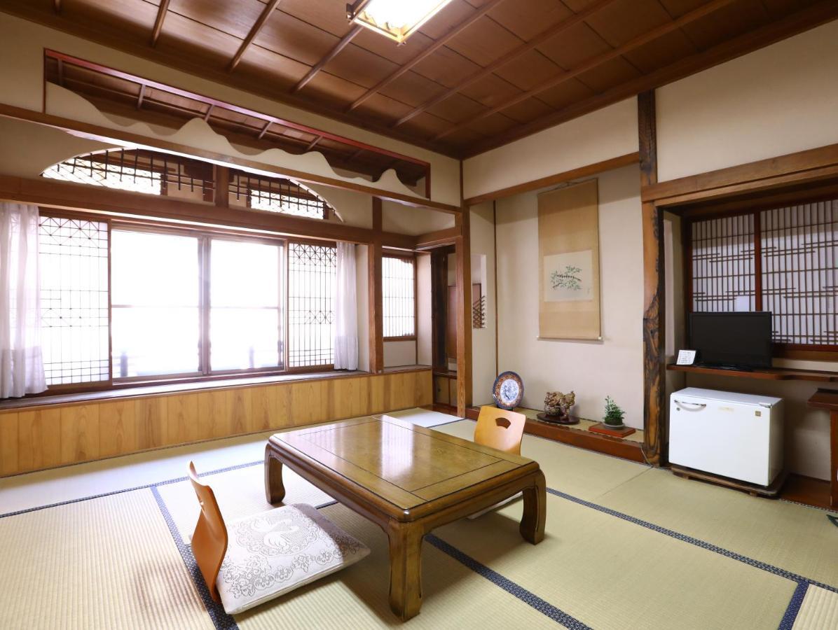 Ikariya Ryokan Yamanouchi  Exterior photo