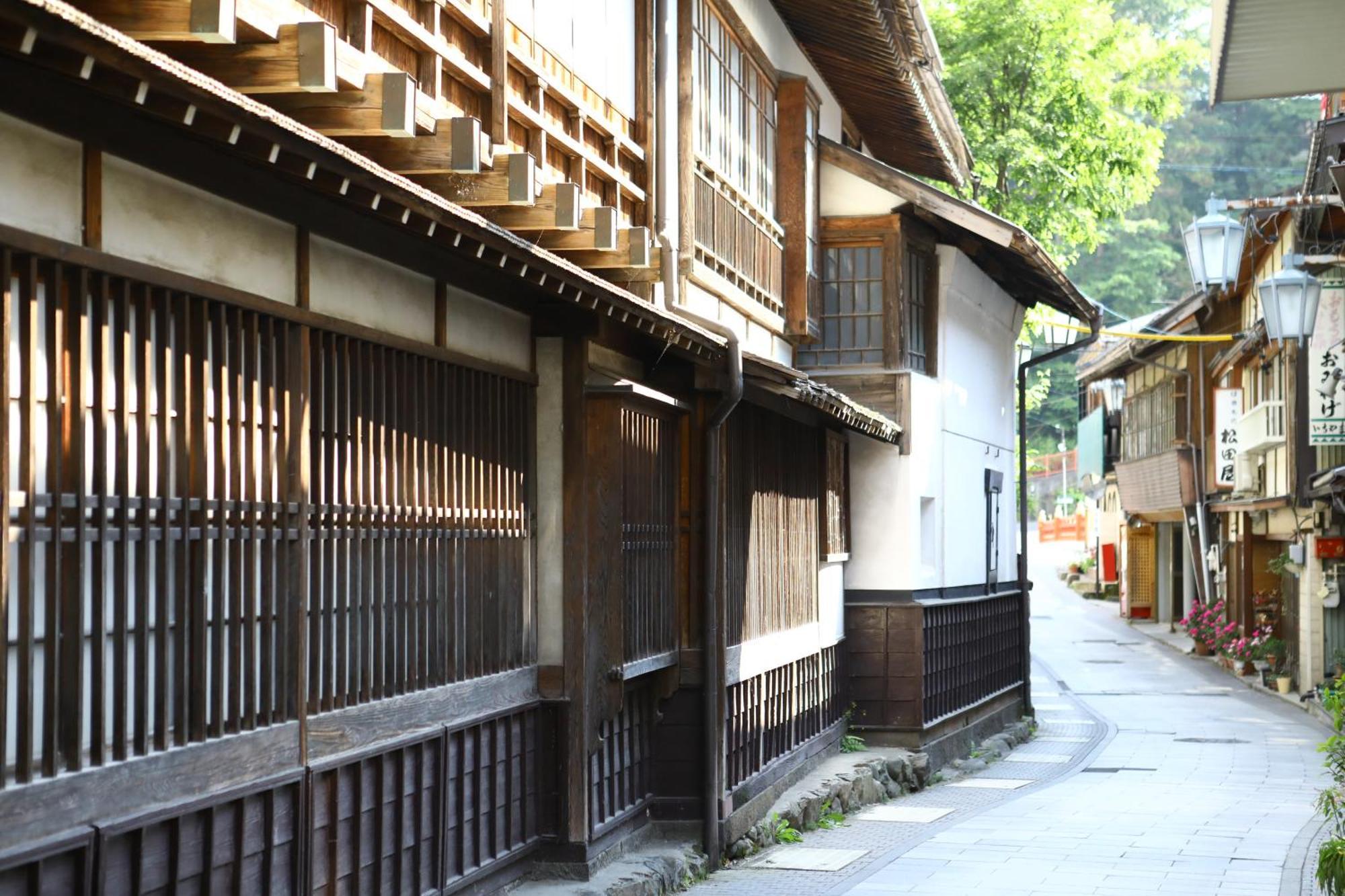 Ikariya Ryokan Yamanouchi  Exterior photo